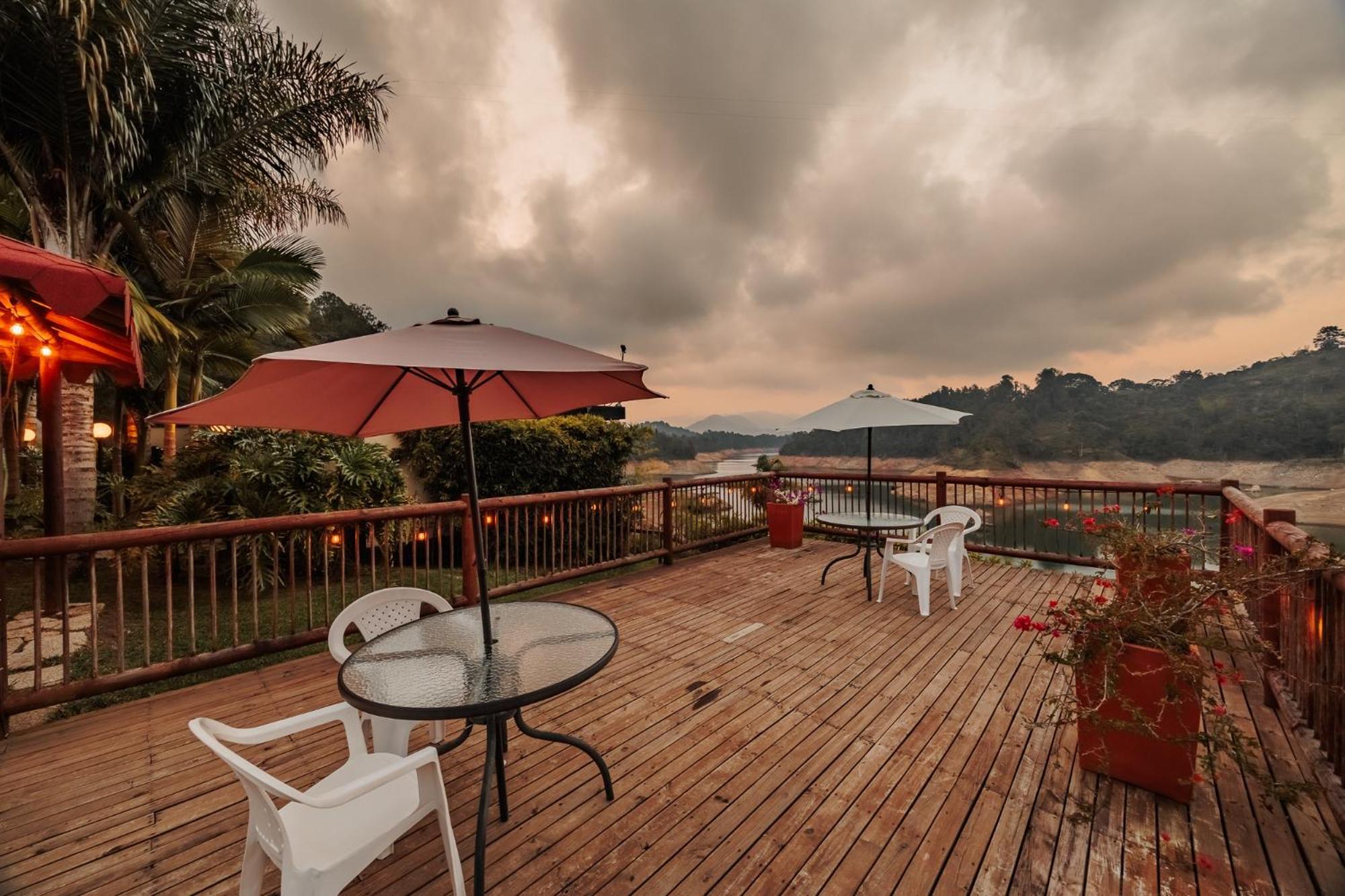 Hotel Pietrasanta Guatapé エクステリア 写真