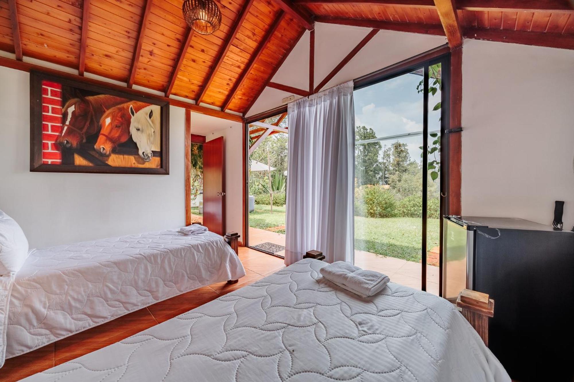 Hotel Pietrasanta Guatapé エクステリア 写真